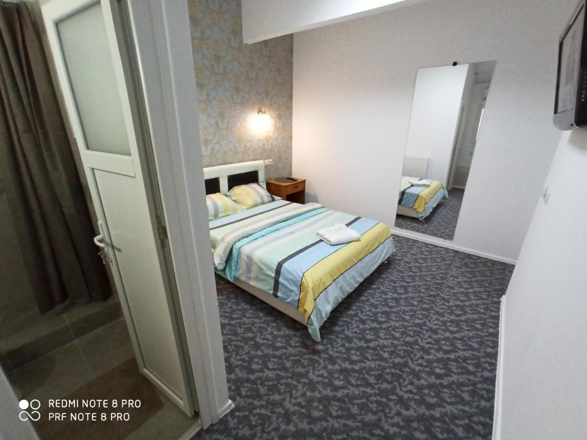 Casa Agape Hotel Pitesti Exterior photo
