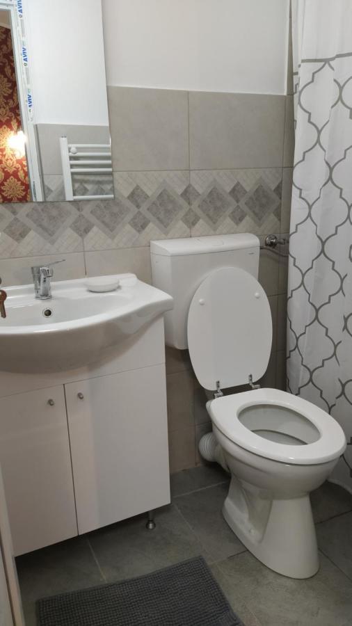 Casa Agape Hotel Pitesti Exterior photo