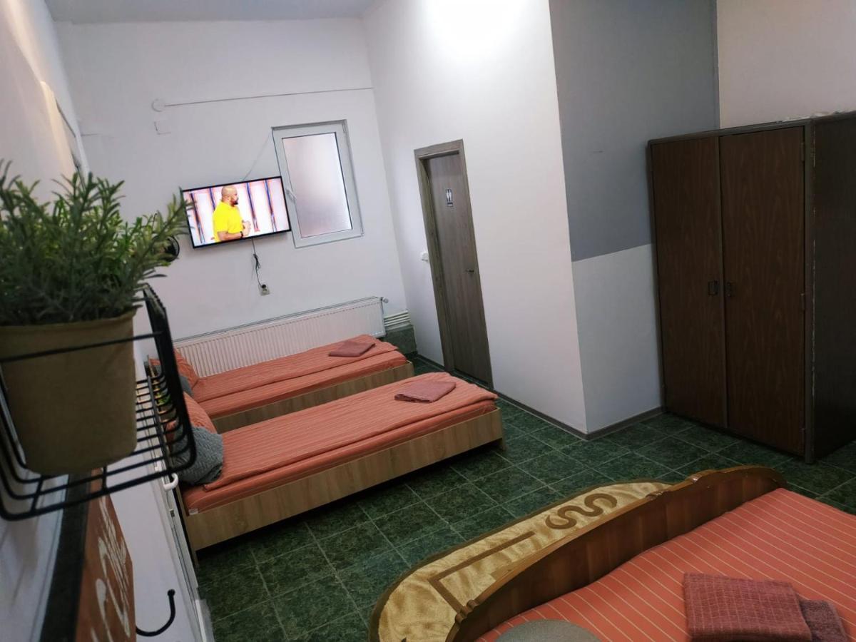 Casa Agape Hotel Pitesti Exterior photo