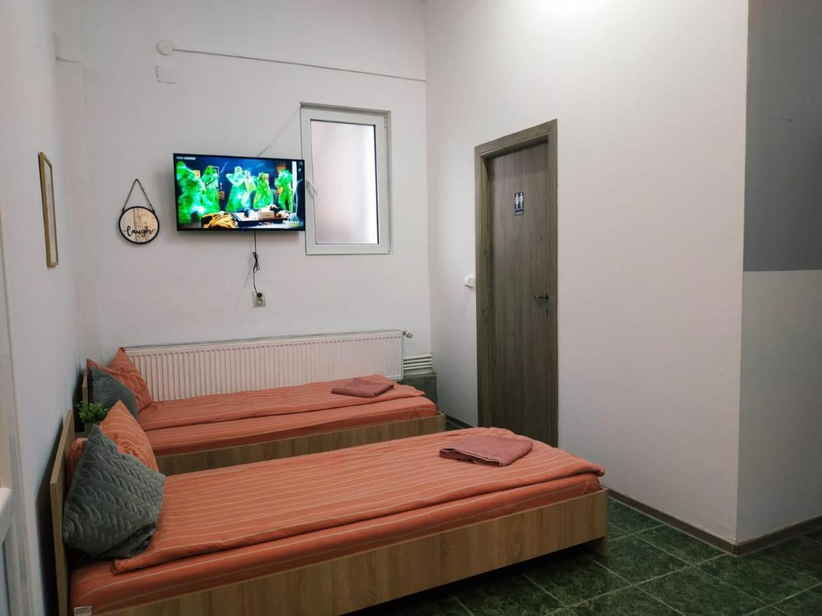 Casa Agape Hotel Pitesti Exterior photo