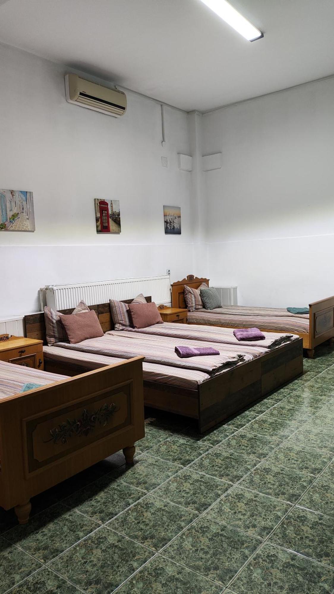 Casa Agape Hotel Pitesti Exterior photo